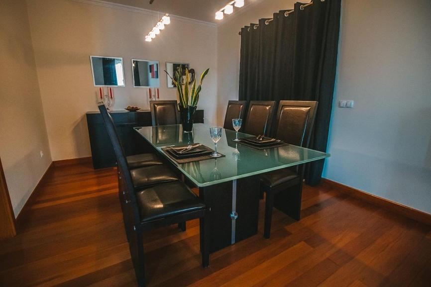 Villa Quinze - Luxurious 3 Bedroom Villa With Private Pool And Games Room & Amazing Views ポンタ・デルガダ エクステリア 写真