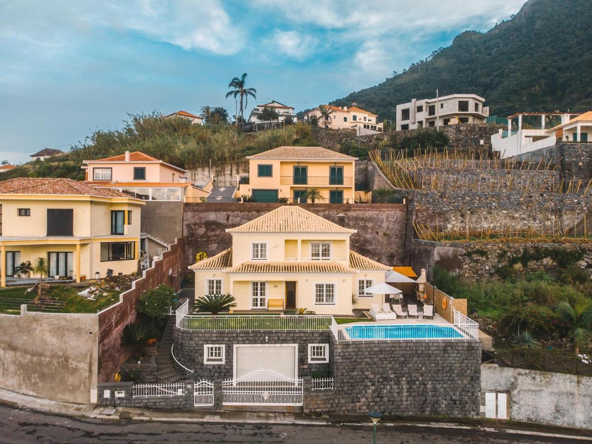 Villa Quinze - Luxurious 3 Bedroom Villa With Private Pool And Games Room & Amazing Views ポンタ・デルガダ エクステリア 写真
