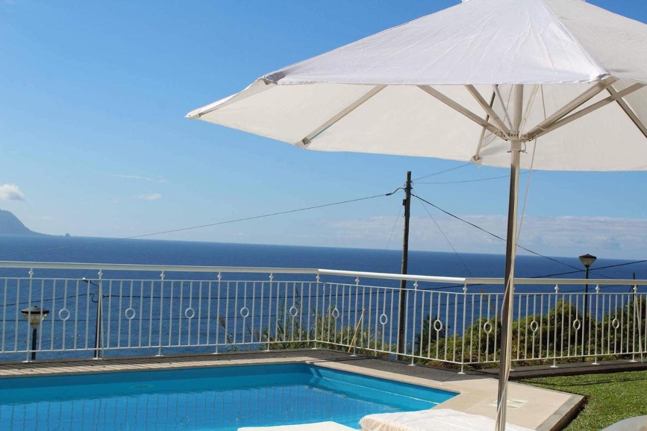 Villa Quinze - Luxurious 3 Bedroom Villa With Private Pool And Games Room & Amazing Views ポンタ・デルガダ エクステリア 写真