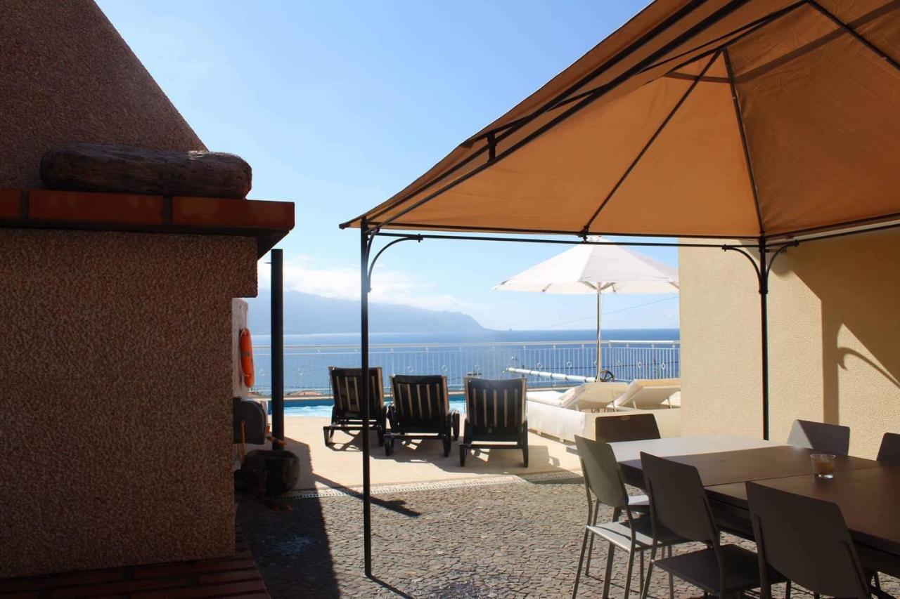 Villa Quinze - Luxurious 3 Bedroom Villa With Private Pool And Games Room & Amazing Views ポンタ・デルガダ エクステリア 写真