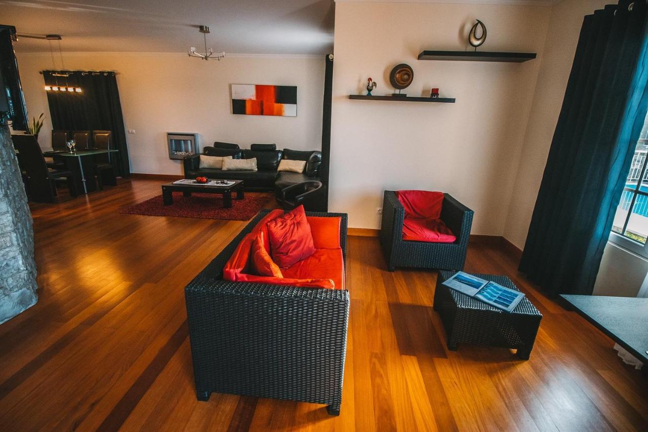 Villa Quinze - Luxurious 3 Bedroom Villa With Private Pool And Games Room & Amazing Views ポンタ・デルガダ エクステリア 写真
