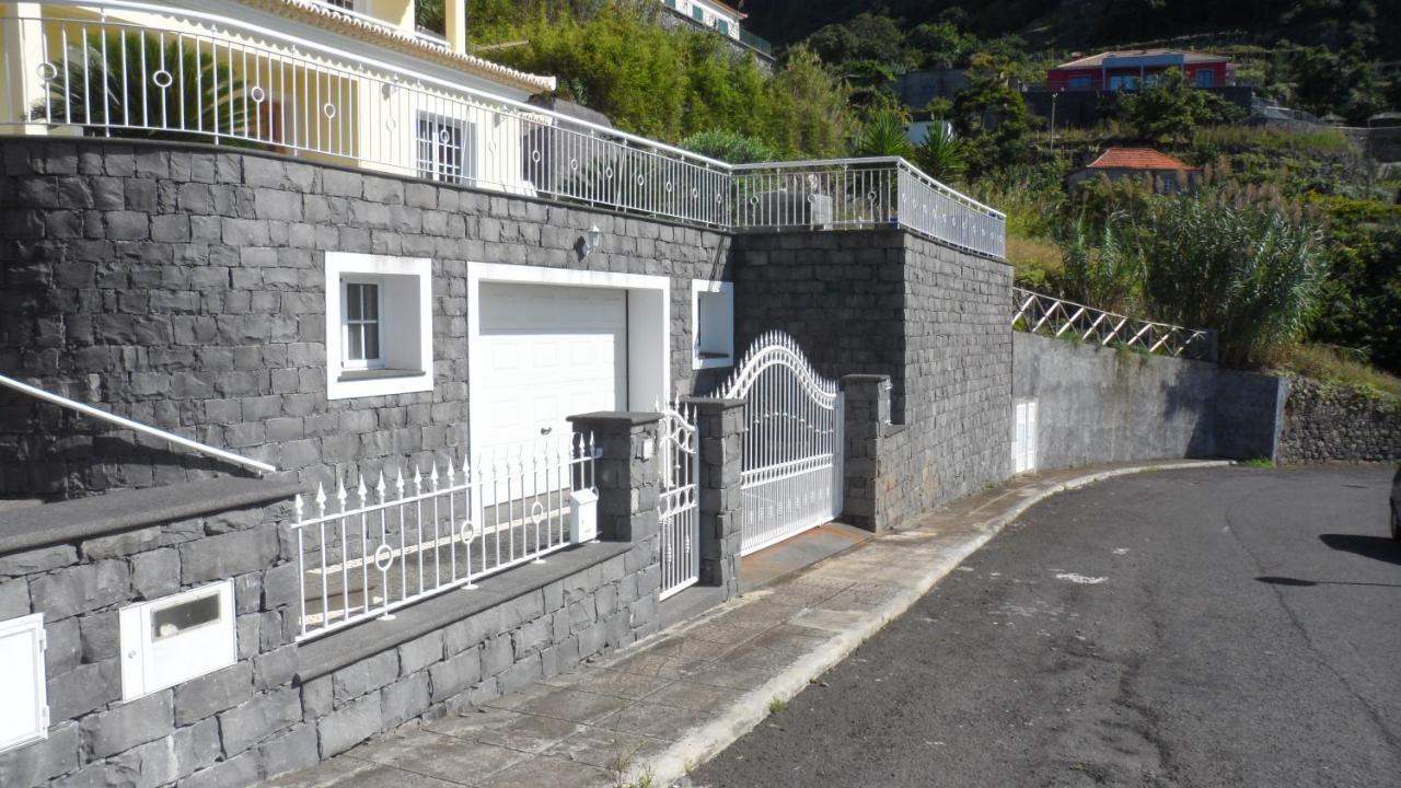 Villa Quinze - Luxurious 3 Bedroom Villa With Private Pool And Games Room & Amazing Views ポンタ・デルガダ エクステリア 写真